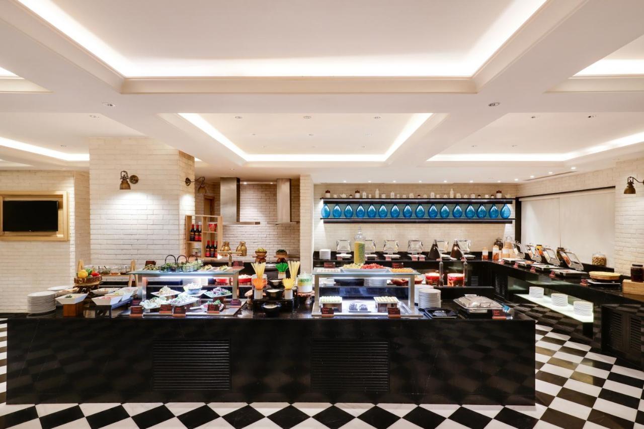 Lemon Tree Premier, Mumbai International Airport Hotel Exterior photo