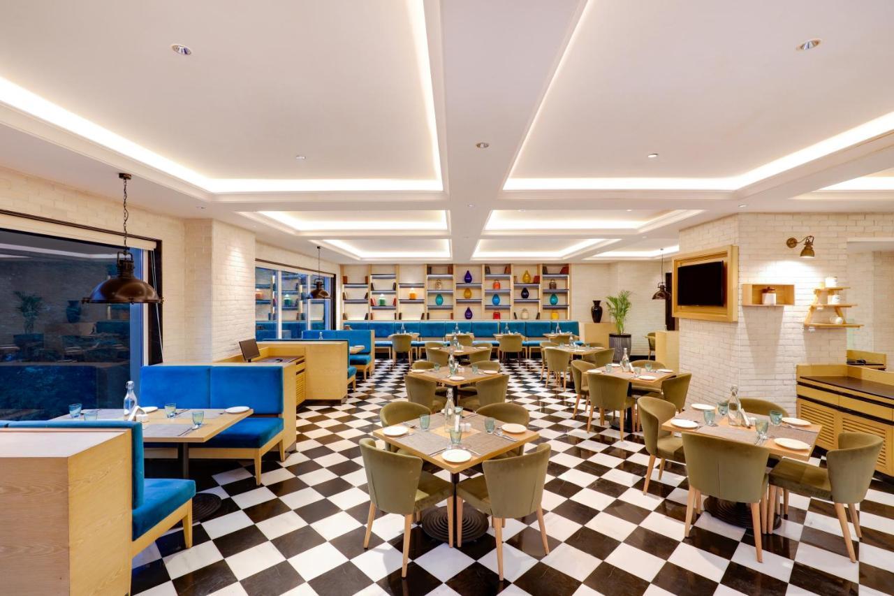 Lemon Tree Premier, Mumbai International Airport Hotel Exterior photo