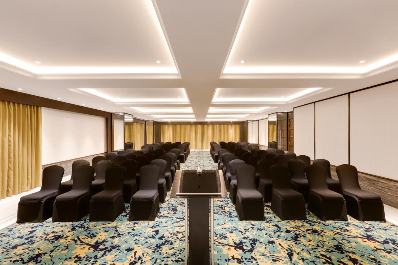 Lemon Tree Premier, Mumbai International Airport Hotel Exterior photo