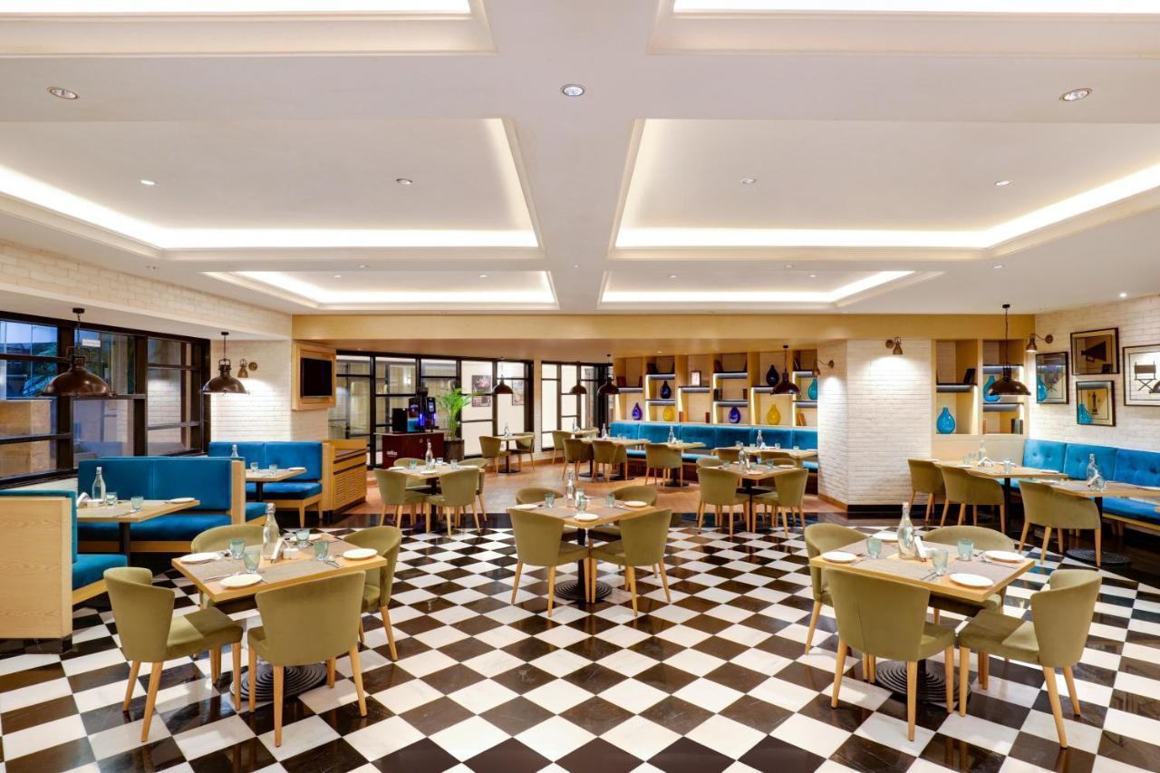 Lemon Tree Premier, Mumbai International Airport Hotel Exterior photo